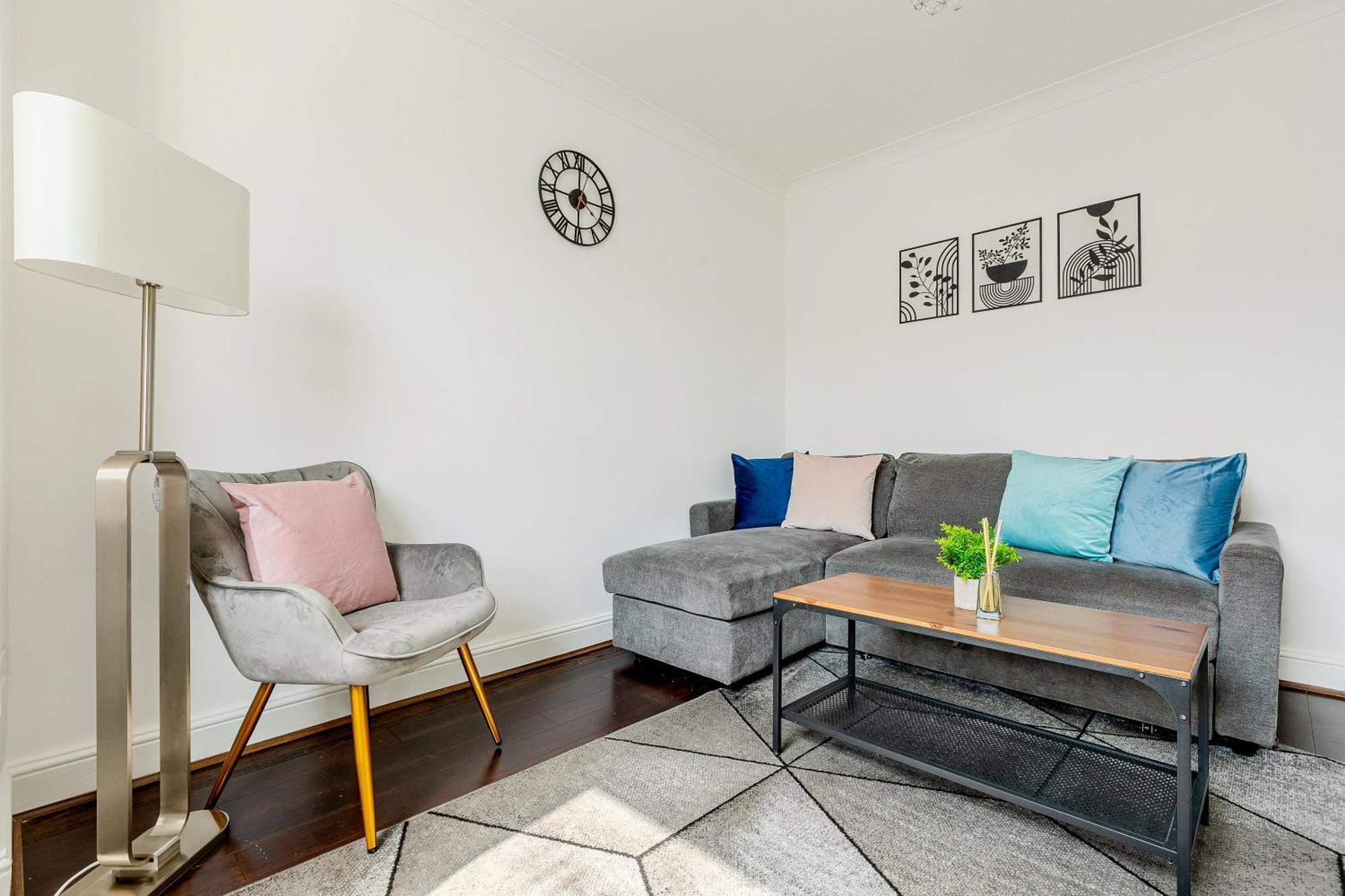 Bright 2Br Flat, Forest Gate, East Лондон Экстерьер фото