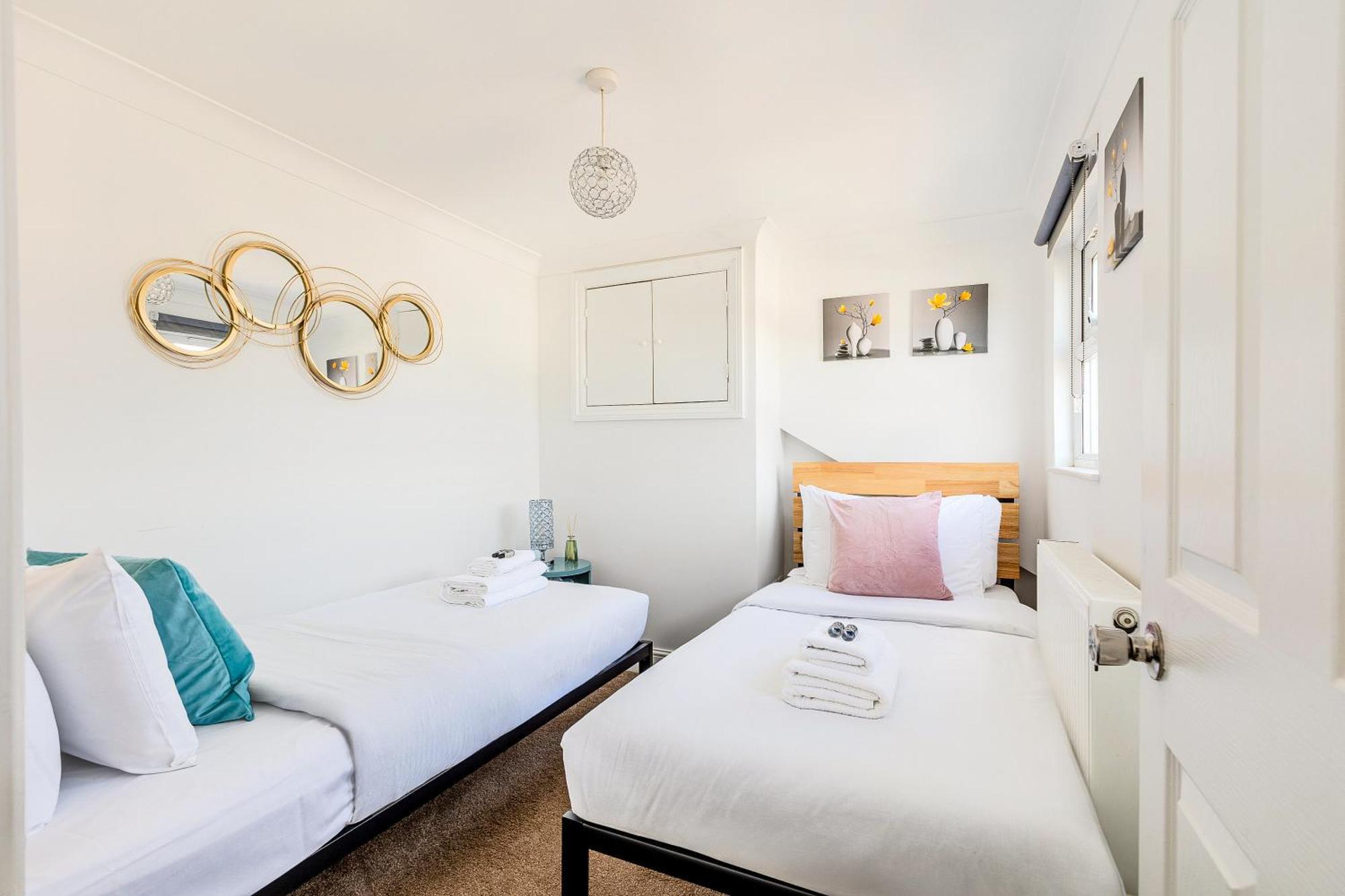Bright 2Br Flat, Forest Gate, East Лондон Экстерьер фото