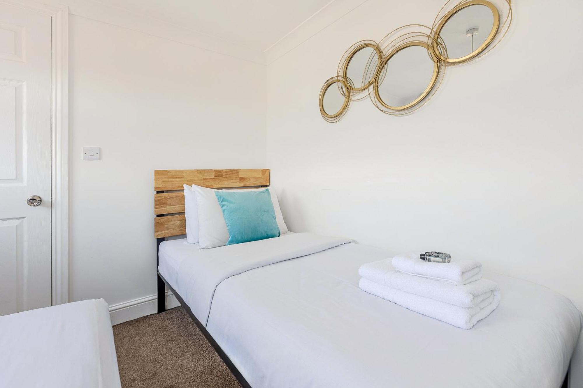 Bright 2Br Flat, Forest Gate, East Лондон Экстерьер фото